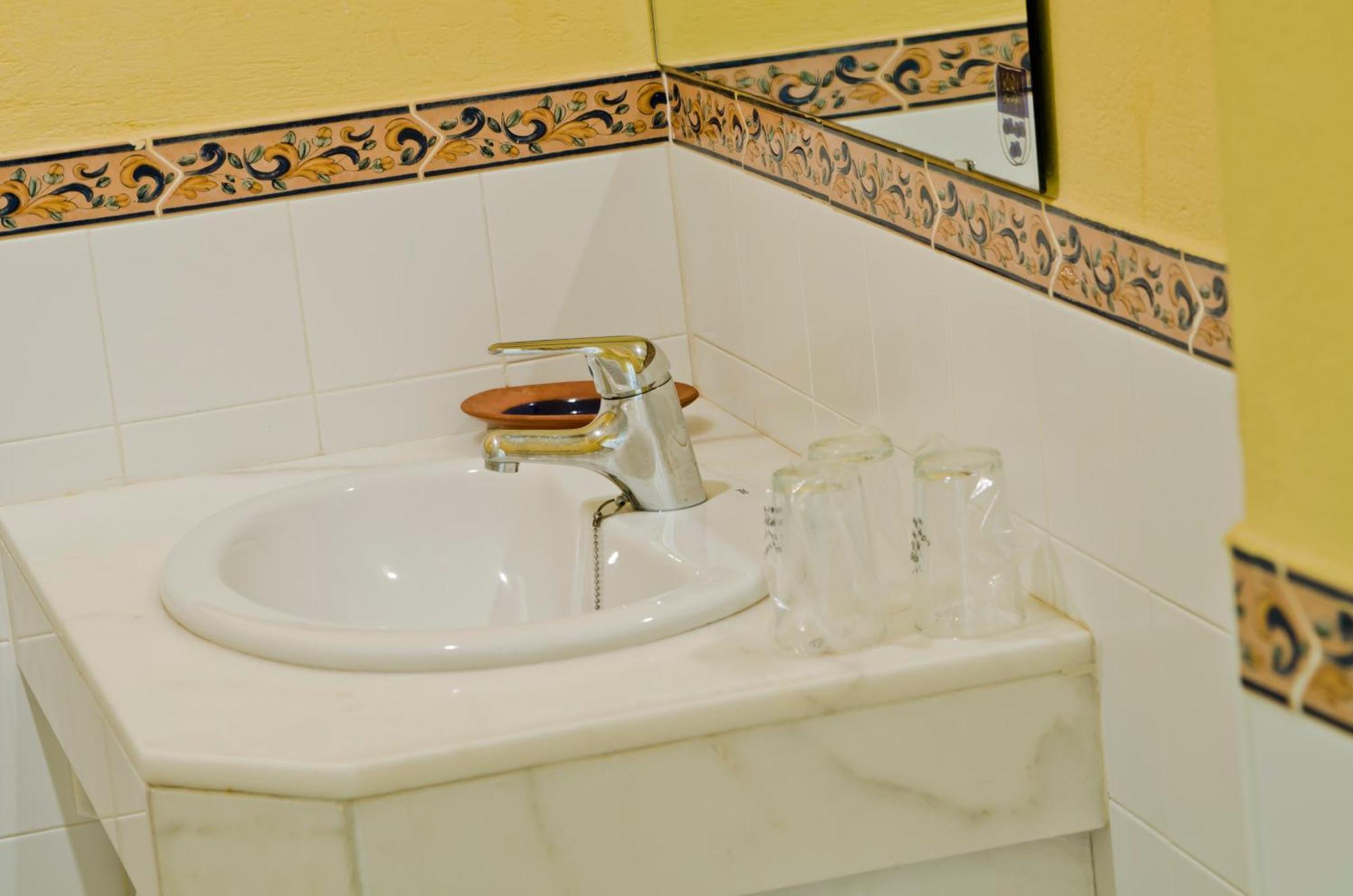 Hostal Sixto ロタ エクステリア 写真