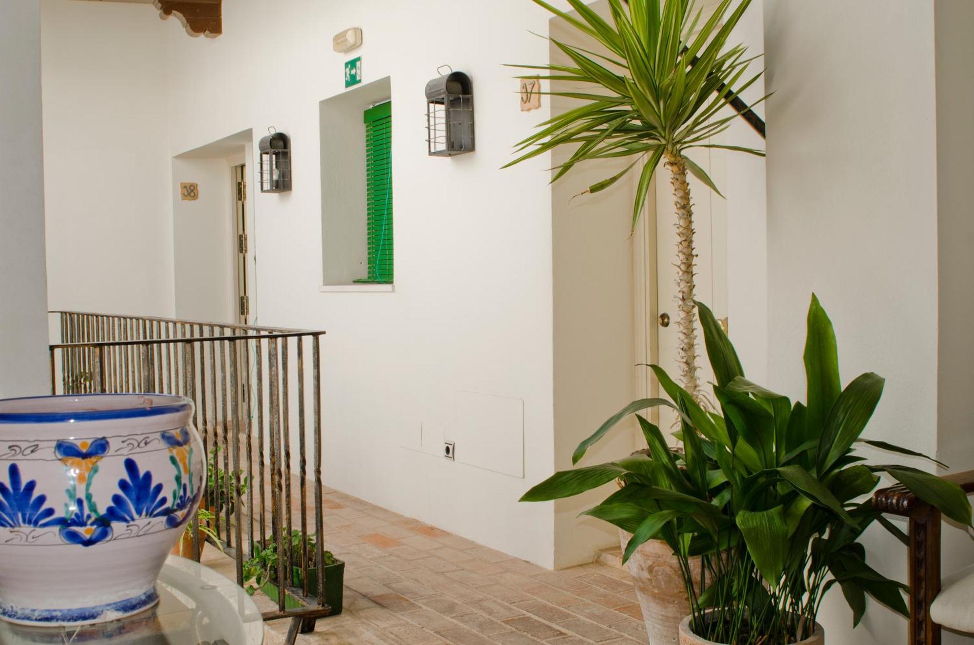 Hostal Sixto ロタ エクステリア 写真