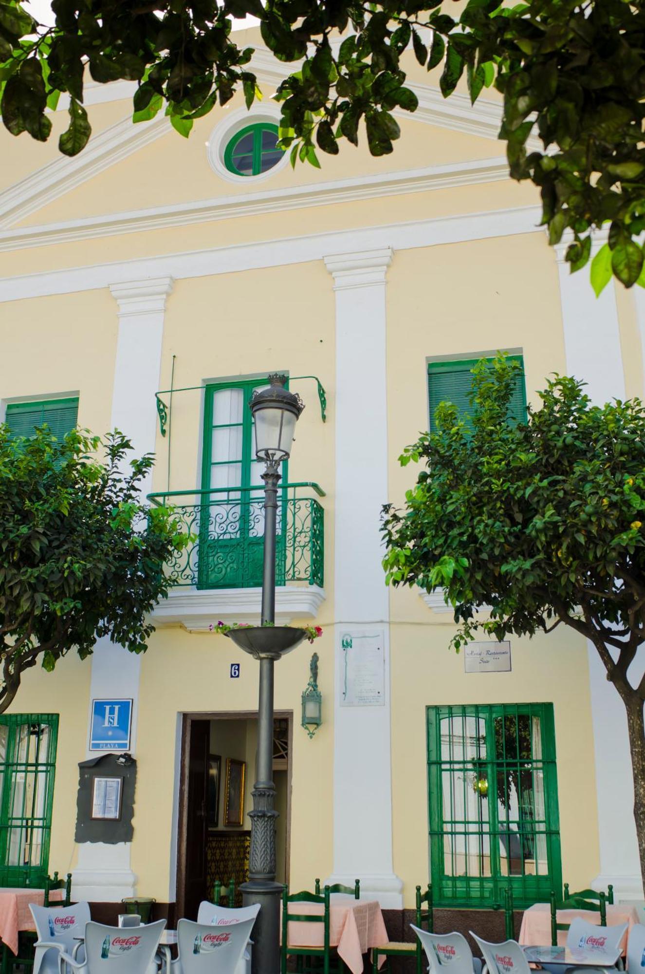 Hostal Sixto ロタ エクステリア 写真